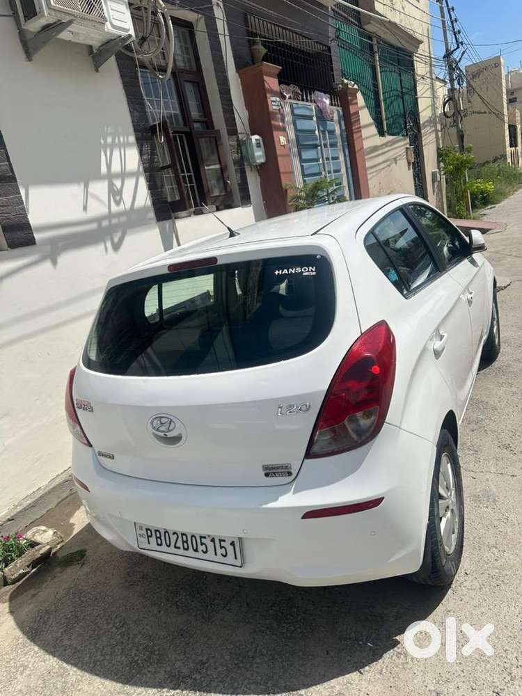 Hyundai I20 2012 Diesel Well Maintained/new Tyre/vip No