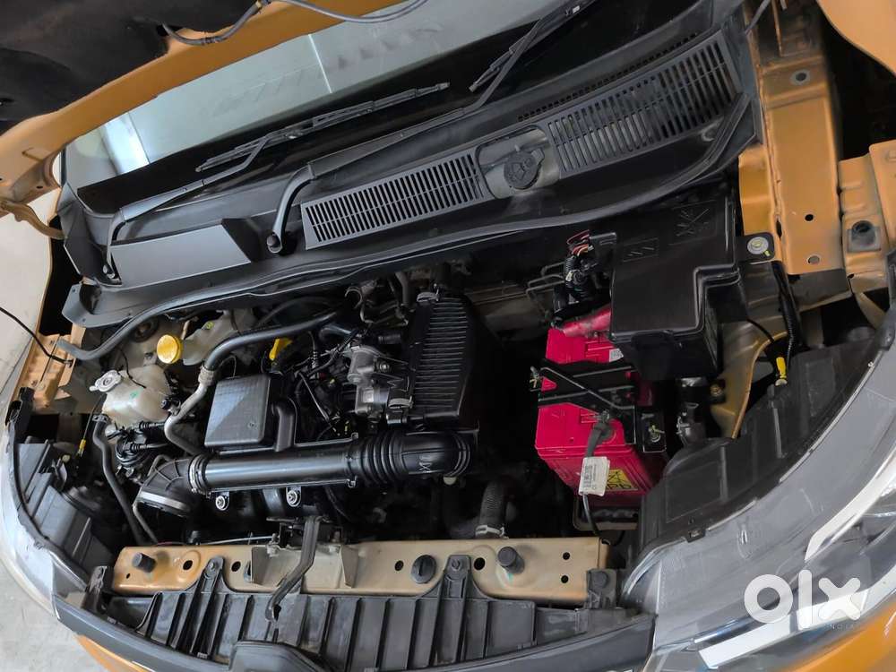 Renault Triber 1.0 Rxz Dual Tone, 2022, Petrol