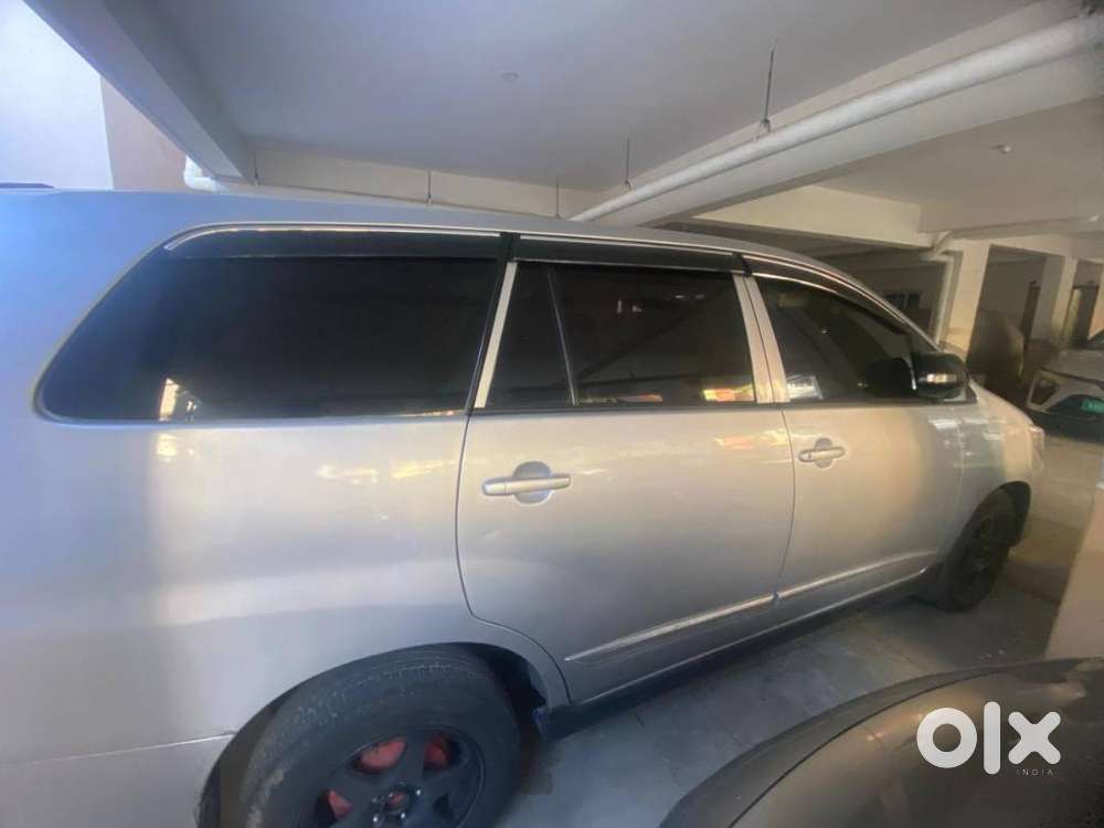 Oyota Innova Yellow Board For Sale – Well Maintained & Ready For Busin