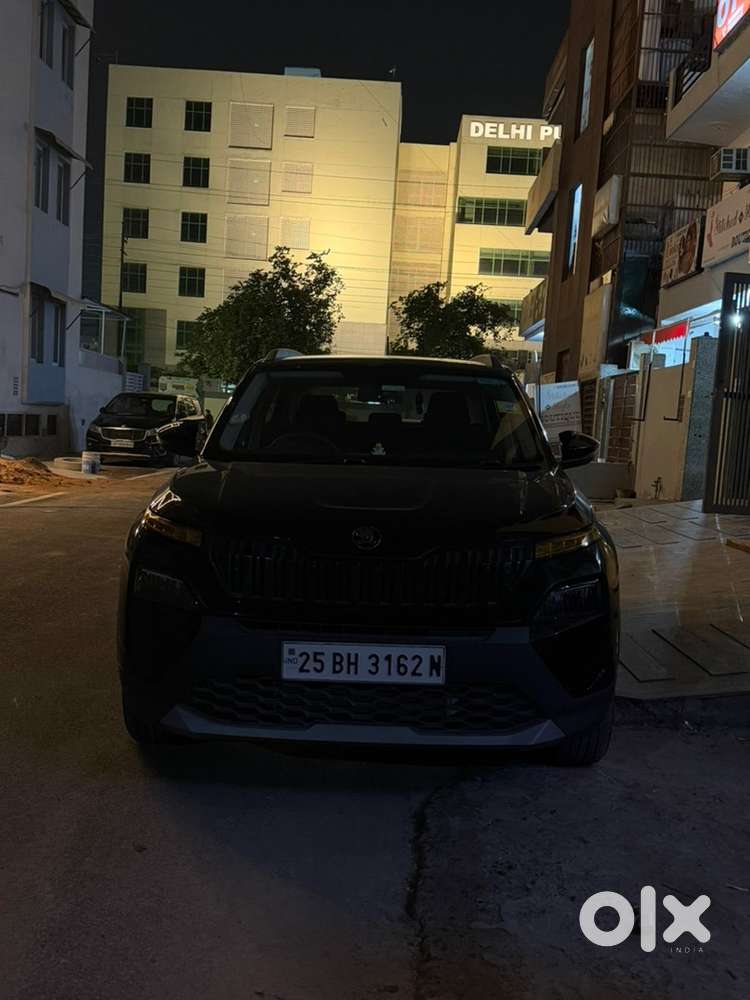 Skoda Kylaq Signature Petrol 2025