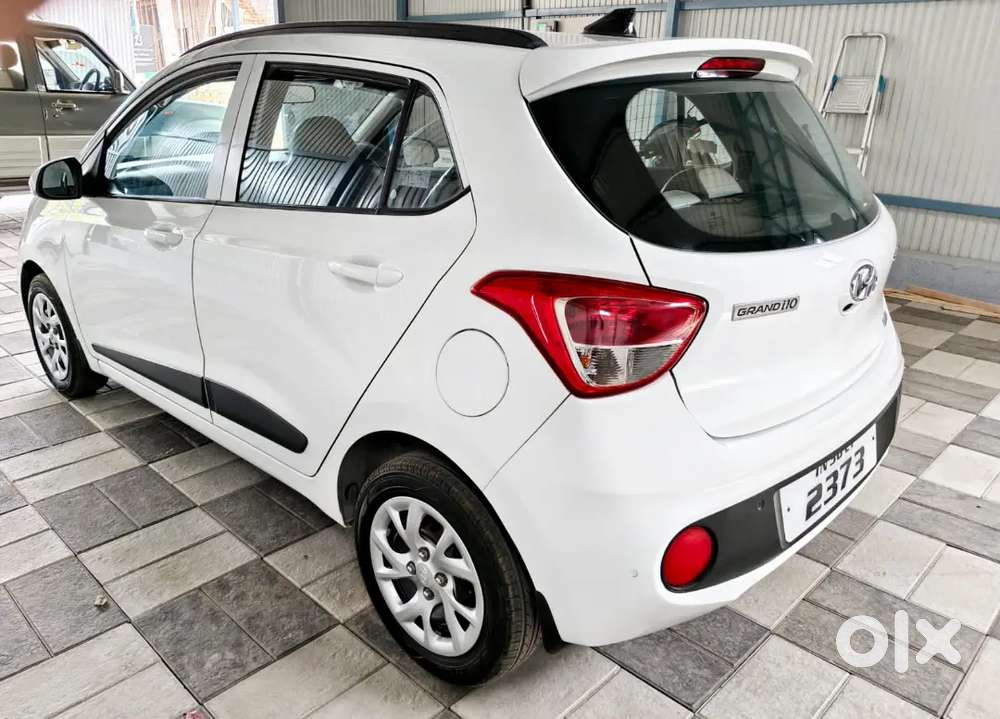 2019 Hyundai Grand I10 Sportz Petrol White Colour Tn38 Reg For Sale.