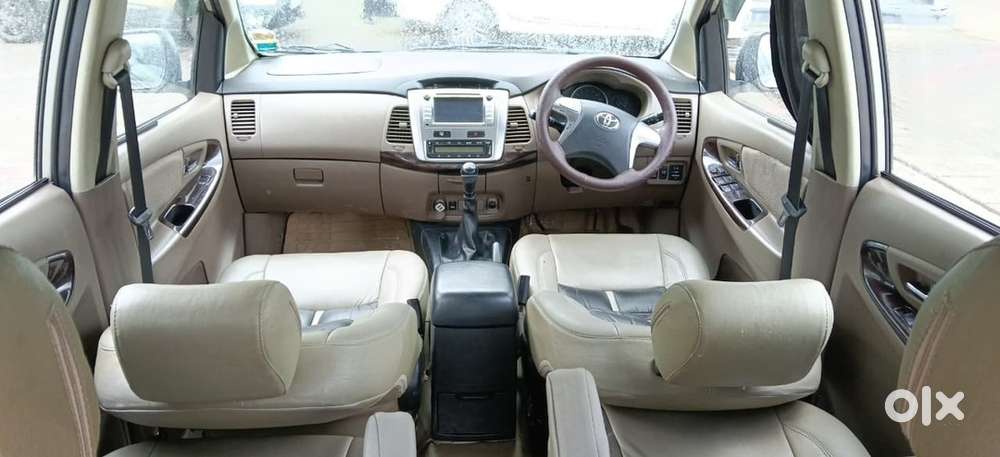 Toyota Innova 2.5 V 2016
