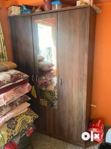 Old wardrobe in deals olx