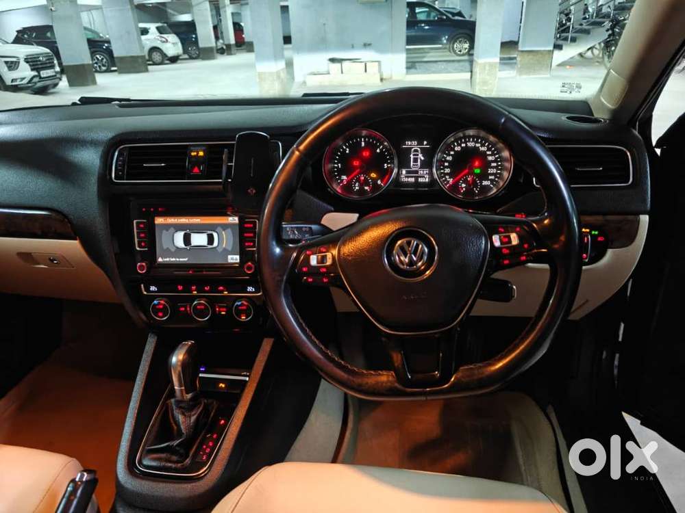 Volkswagen Jetta Highline Tdi At 2015 Automatic  Excellent Condition