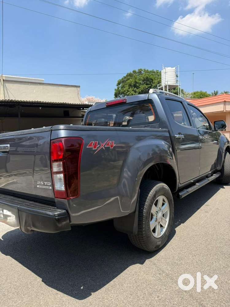 Isuzu V-cross 2016 Diesel Well Maintained