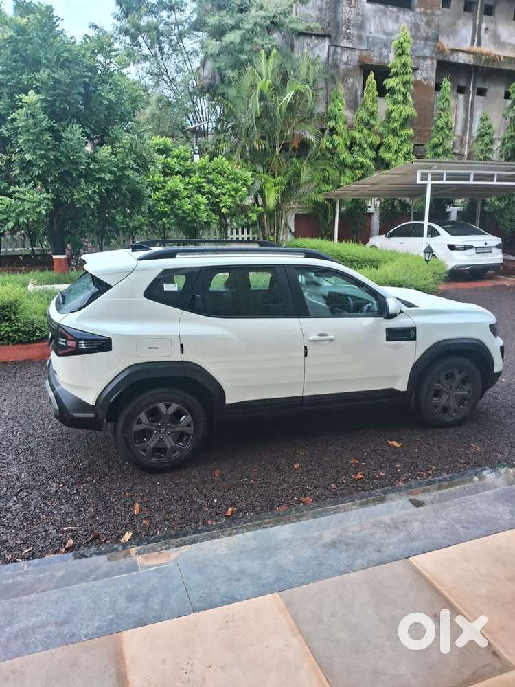 Renault New Duster Petrol 3000 Km Driven