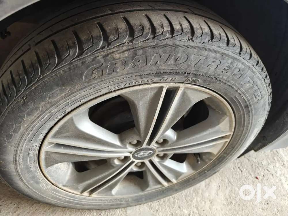 Creta White Top Model Automatic