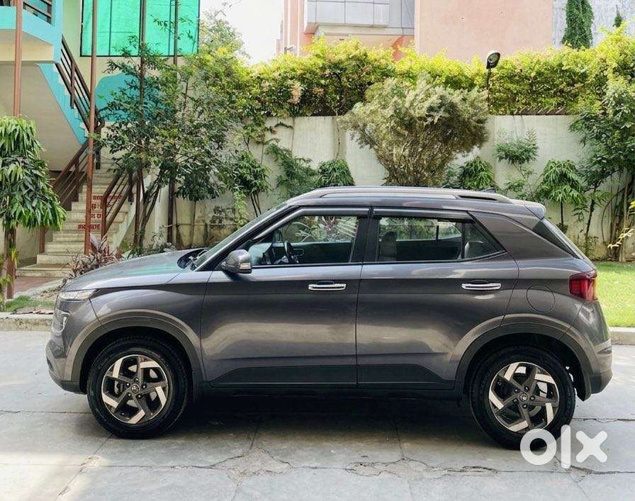 Hyundai Venue Sx (o) Mt 1.5 Diesel, 2022, Diesel