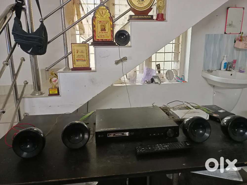 LG DVD PLAYER. HDMI, USB, MEMORY CARD SUPPORT. ORGINAL REMOTE AVAILABL