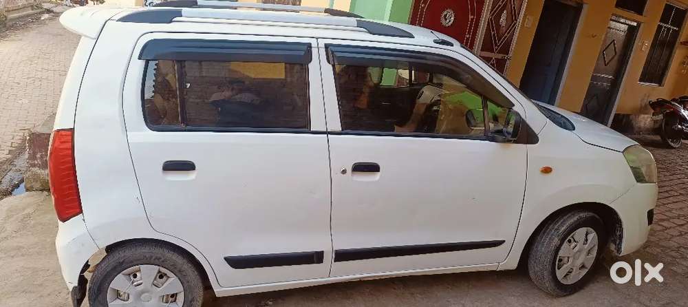 Gaadi Bilul Saaf Suthari Hai