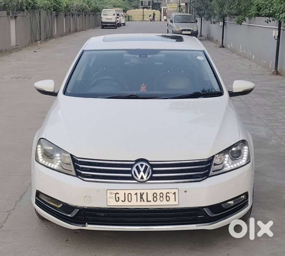 Volkswagen Passat 2010-2014 Diesel Comfortline At, 2011