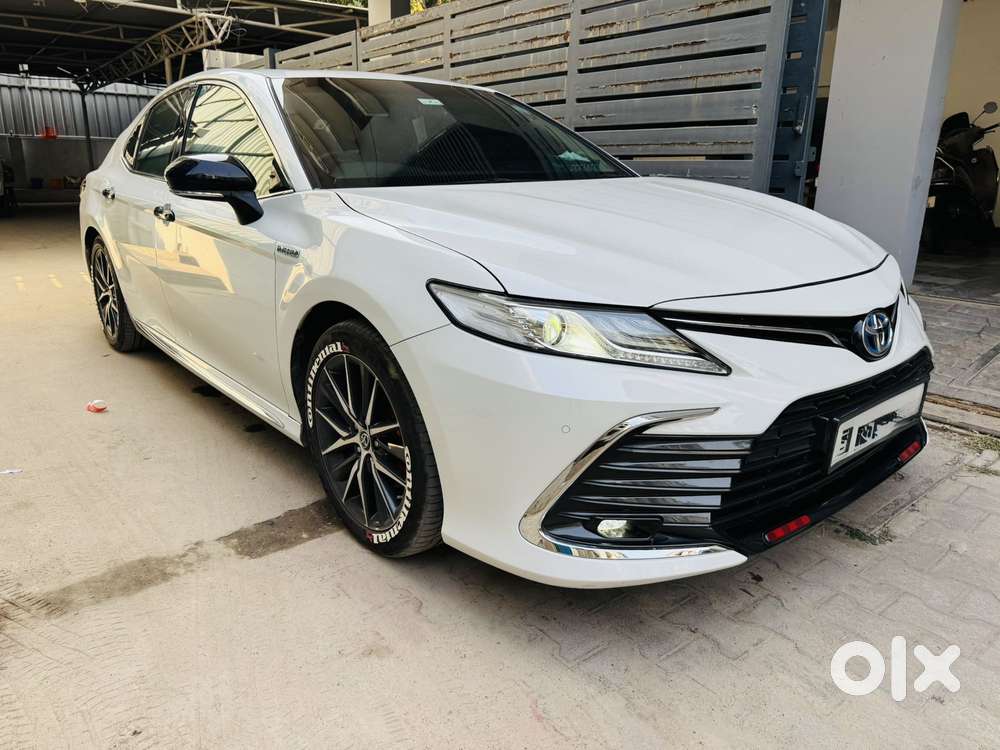 Toyota Camry Hybrid, 2022, Petrol