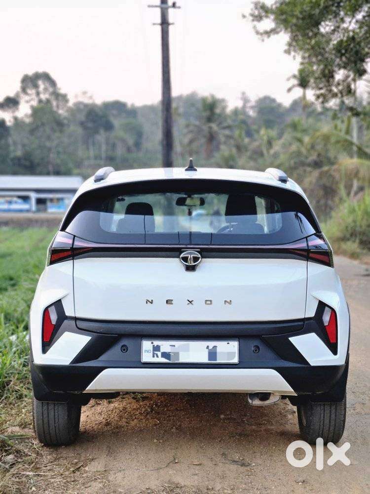 Tata Nexon 1.2 Revotron Xza Plus Dualtone, 2023, Petrol