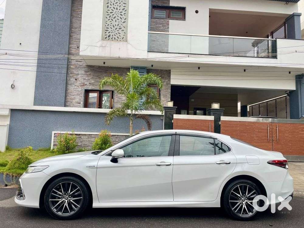 Toyota Camry Hybrid, 2022, Petrol