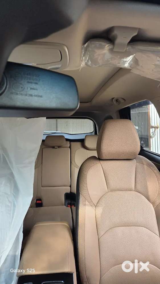Mg Hector Plus Savvy 2026 Waiting