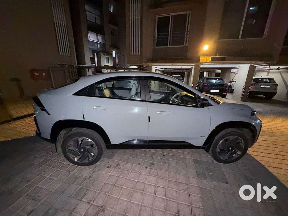 Tata Curvv Ev Empowered Plus A 55 2024 Electric 15700 Km Driven