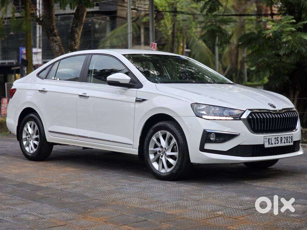 Skoda Slavia 1.0 Ambition Tsi, 2023, Petrol