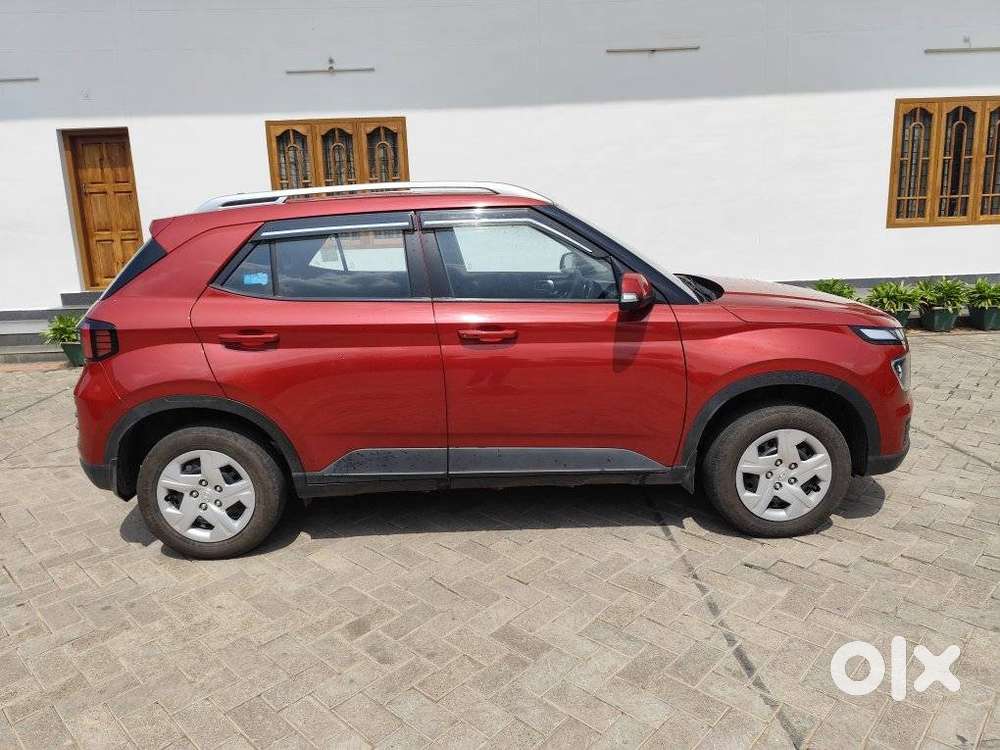 Hyundai Venue Sx Mt, 2023, Petrol