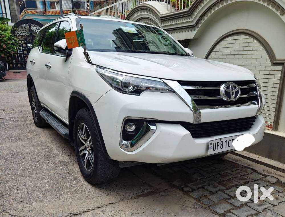 Showroon Condition Toyota Fortuner 4×2 Mt White