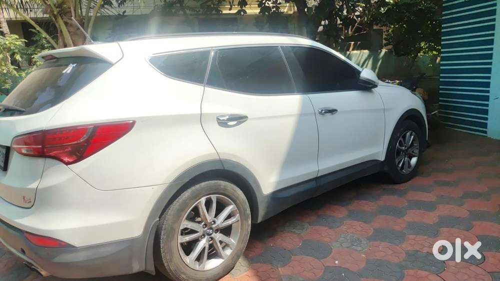 Hyundai Santa Fe 2016 Diesel Well Maintained