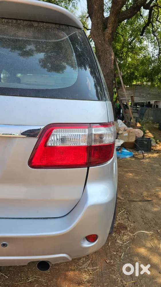 Fortuner 2010 Model Single Owner 177000 Km Driven Slightly Negotiable
