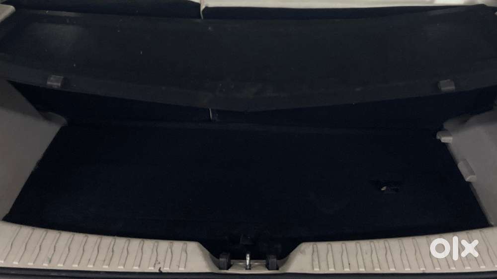 Mahindra Xuv300 1.2 W8 (o) Amt Petrol, 2021, Petrol