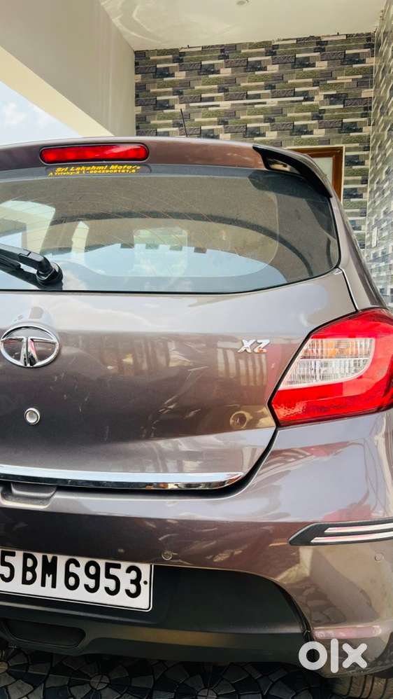Tata Tiago 2018 Petrol 45000 Km Driven Well Maintained All Service