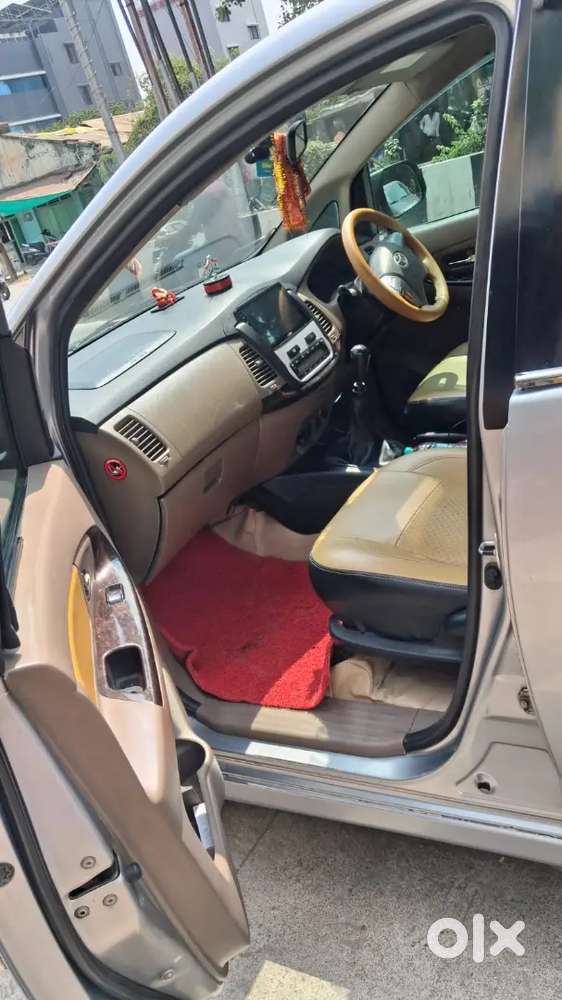 Toyota Innova V 2015