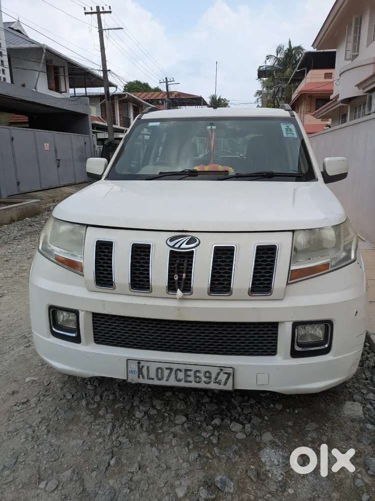 Mahindra Tuv 300 2015 Diesel Well Maintained