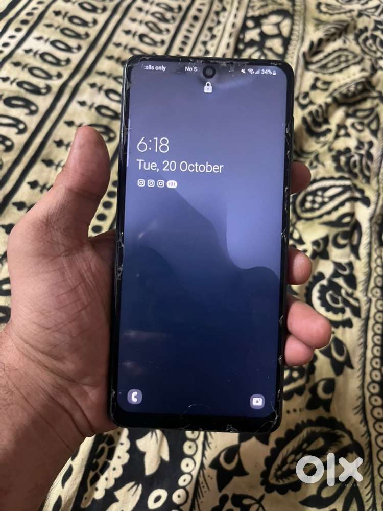 check description for prices Samsung f62 poco f1 fossil smart watch