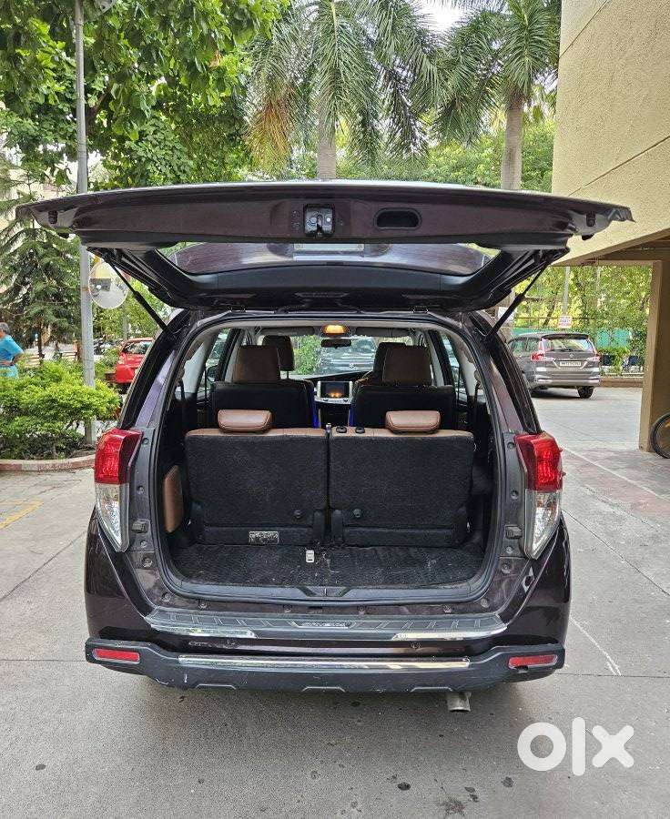 Toyota Innova Crysta 2.8z Automatic, 2016, Diesel