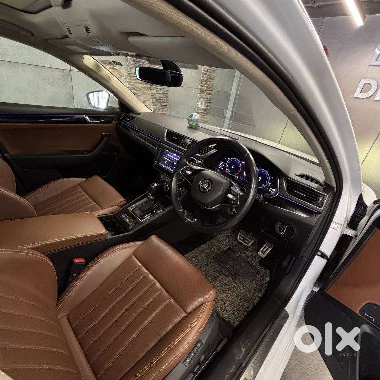 Skoda Superb, 2023, Petrol