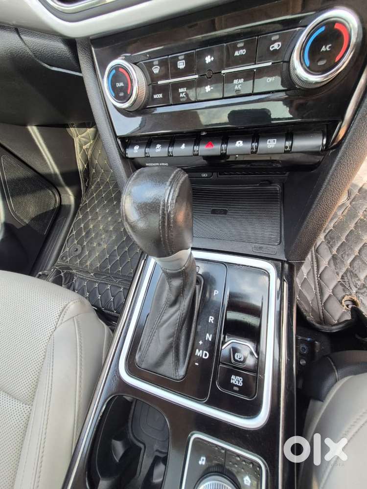 Mahindra Xuv700 2.0 Ax 7 Petrol At Luxury Pack Str, 2024, Petrol