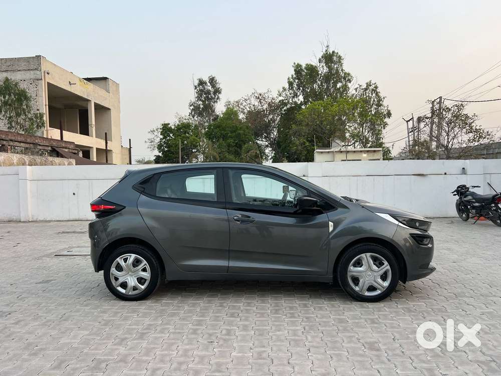 Tata Altroz 1.2 Xm Plus, 2022, Petrol