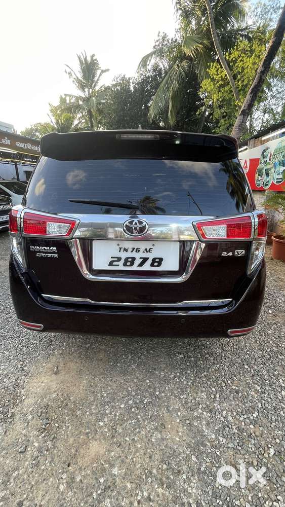 Toyota Innova Crysta 2.4 V 8 Str, 2016, Diesel