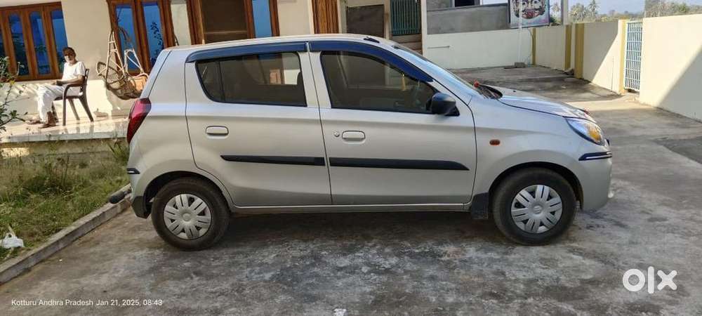 Alto 800 ( Silky Silver )