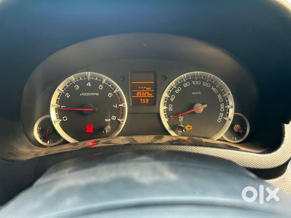 Maruti Suzuki Swift Petrol 2012