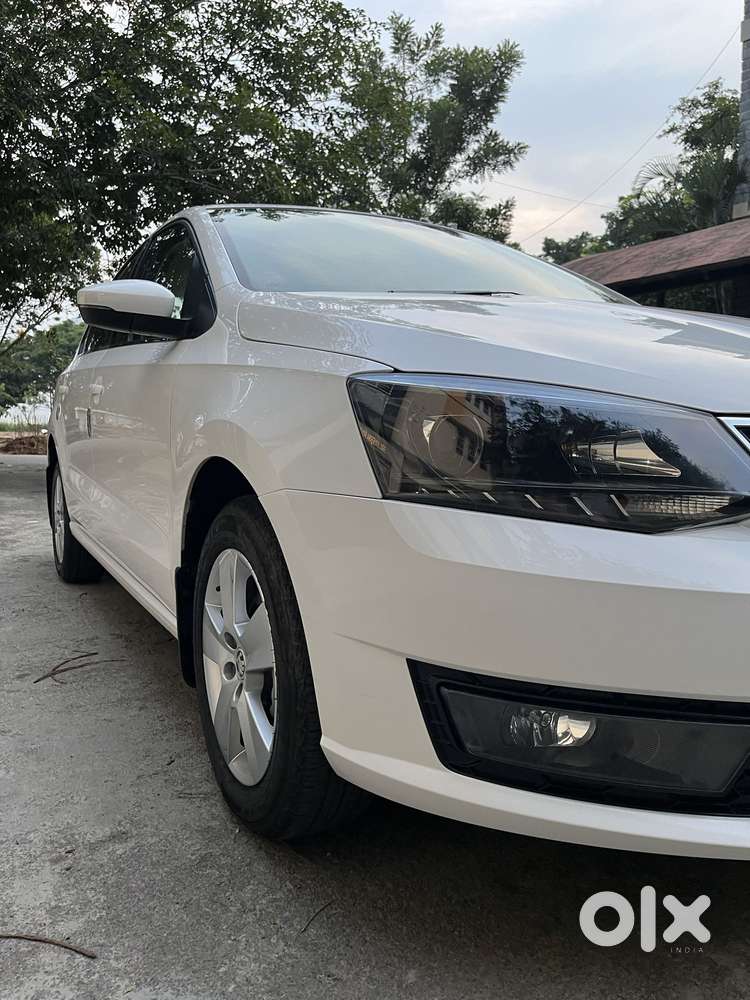 Skoda Rapid 1.0 Ambition Tsi At, 2020, Petrol