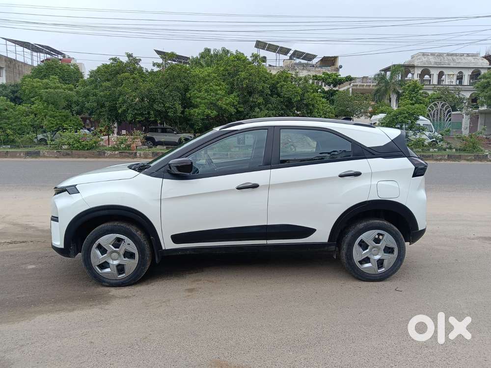 Tata Nexon Pure 1.5 Revotorq Diesel 6mt, 2024, Diesel
