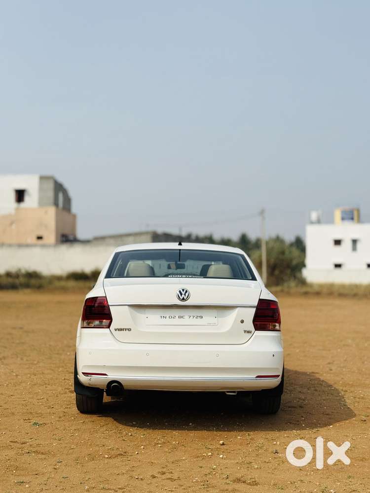 Volkswagen Vento 1.2 Tsi Highline Plus At, 2015, Petrol