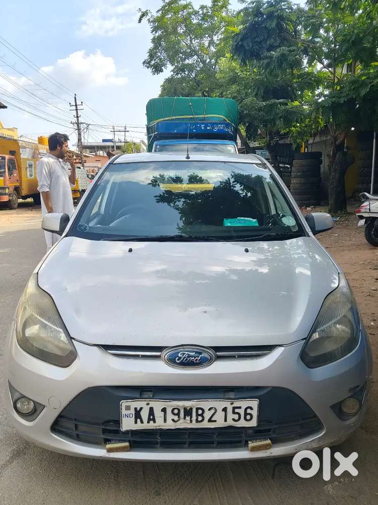 Ford Figo 1.4 Titanium 2011