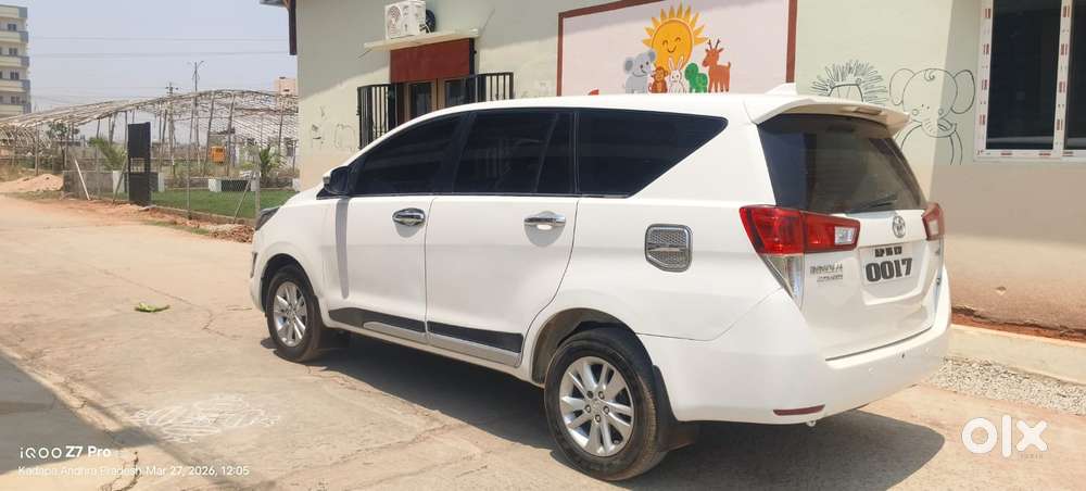 Toyota Innova Crysta 2.4 Gx Mt 8s, 2017, Diesel