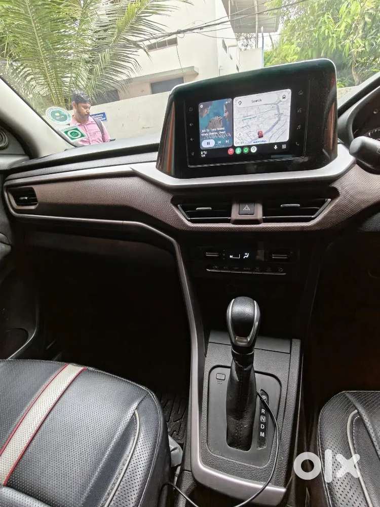 Maruti Brezza 1.5 Zxi Hybrid 2024
