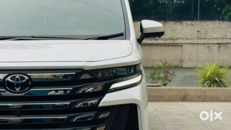 Toyota Innova Crysta