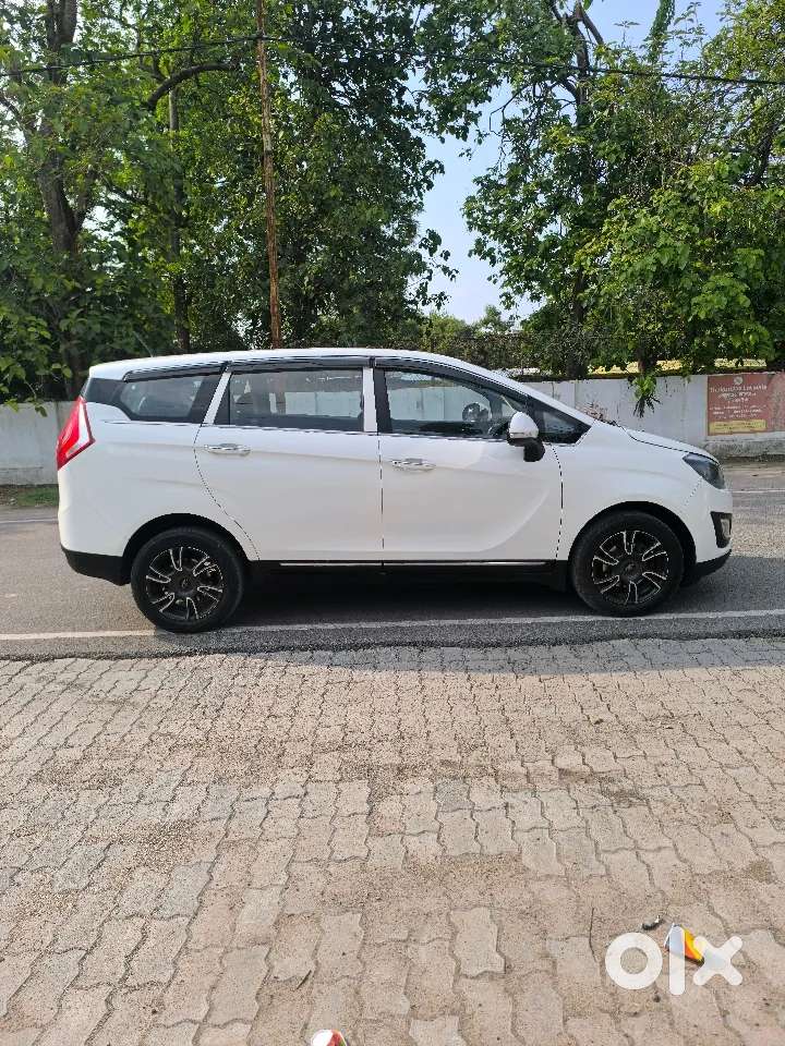 Mahindra Marazzo 1.5 M6 Plus 7 Str, 2021, Diesel