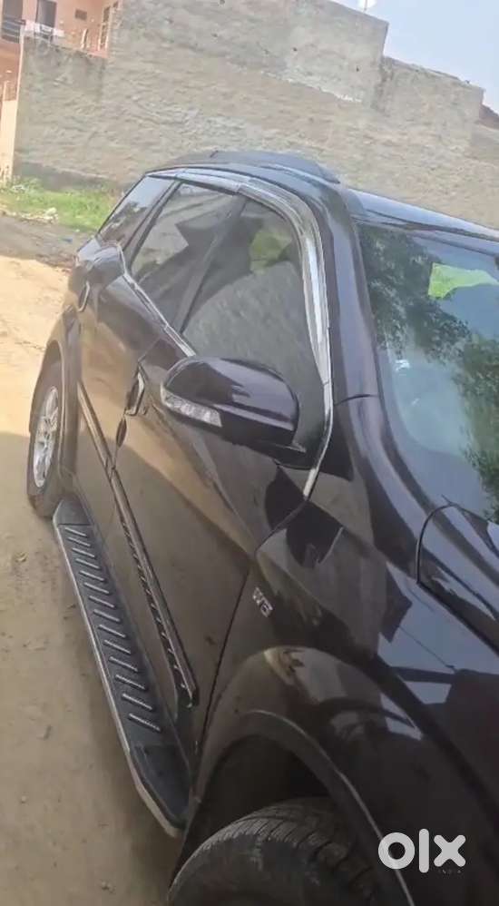 Xuv 500 W8 Army Person Ki Gadi