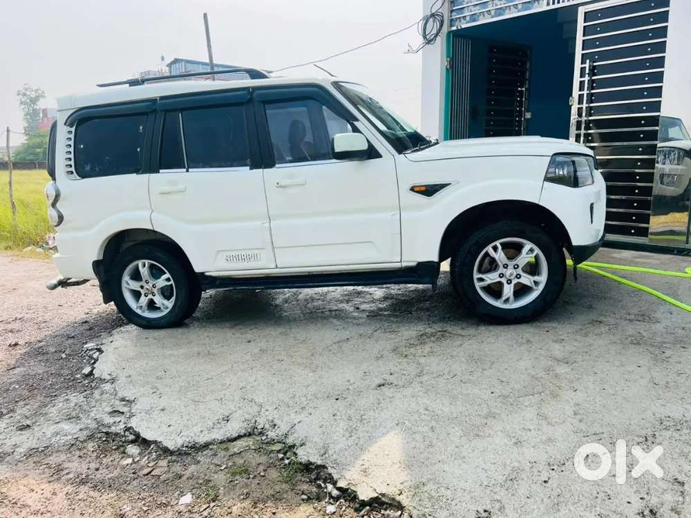 Mahindra Scorpio 2015