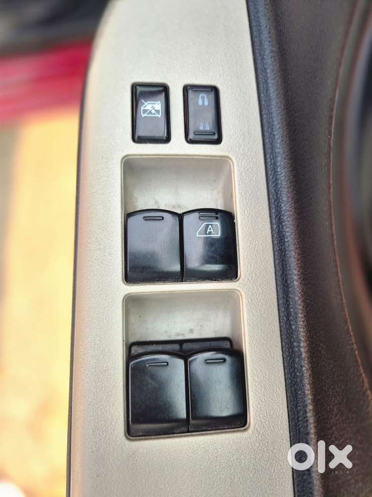 Nissan Micra Active Xv, 2016, Petrol