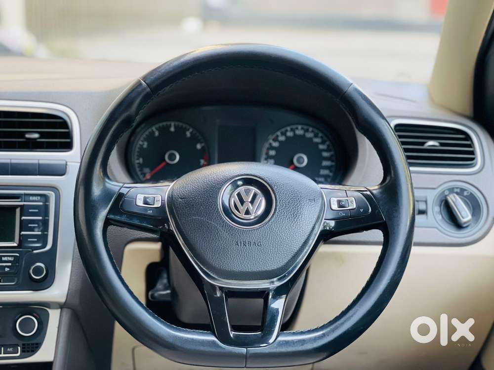 Volkswagen Vento 1.2 Tsi Highline At, 2015, Petrol