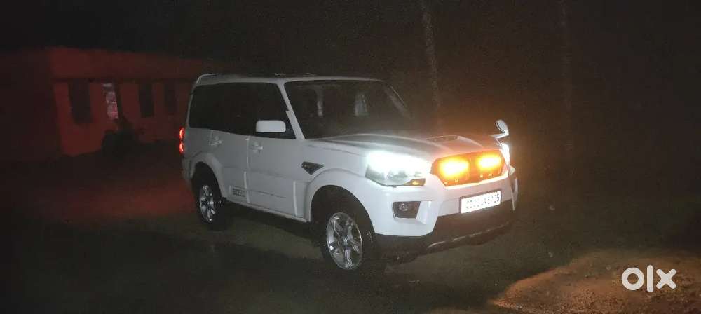 Mahindra Scorpio S10 2018